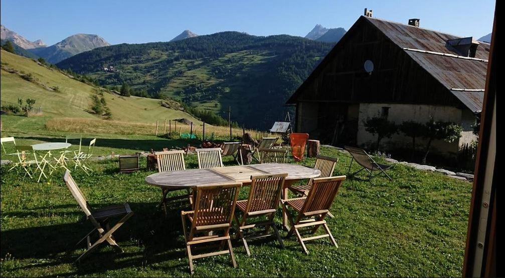 La Fruitiere - Gite D'Etape Et De Sejour Arvieux Exteriör bild